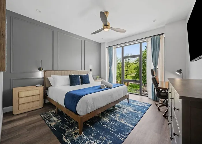 Immaculate Penthouse Double King On Butler St With Rooftop Deck And Free Off Street Parking Pittsburgh