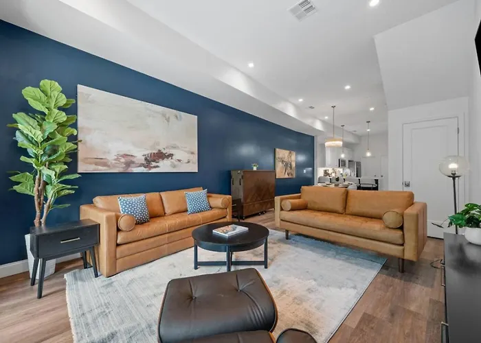 Immaculate Penthouse Double King On Butler St With Rooftop Deck And Free Off Street Parking Apartamento