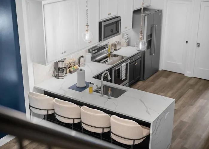 Immaculate Penthouse Double King On Butler St With Rooftop Deck And Free Off Street Parking Apartamento *