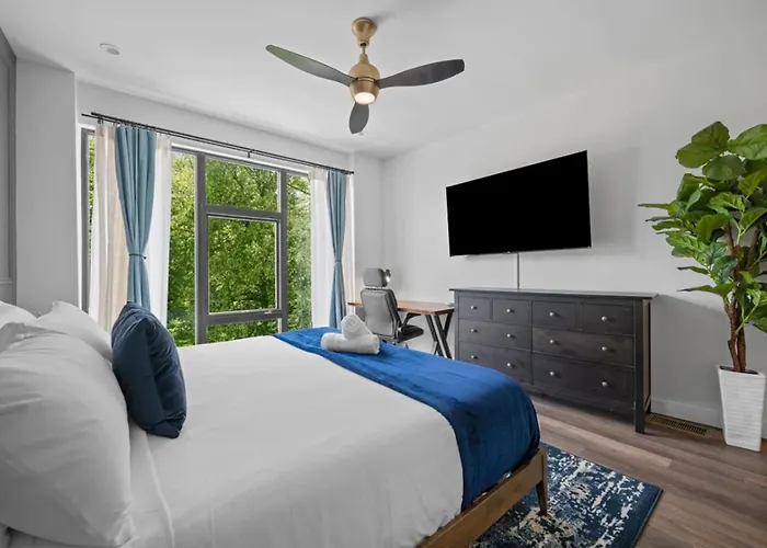 Immaculate Penthouse Double King On Butler St With Rooftop Deck And Free Off Street Parking Apartamento Pittsburgh