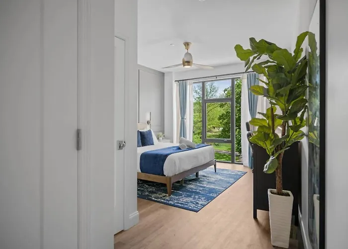 Immaculate Penthouse Double King On Butler St With Rooftop Deck And Free Off Street Parking Pittsburgh