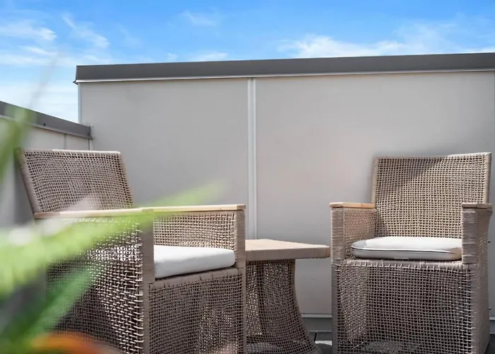 Immaculate Penthouse Double King On Butler St With Rooftop Deck And Free Off Street Parking * Pittsburgh